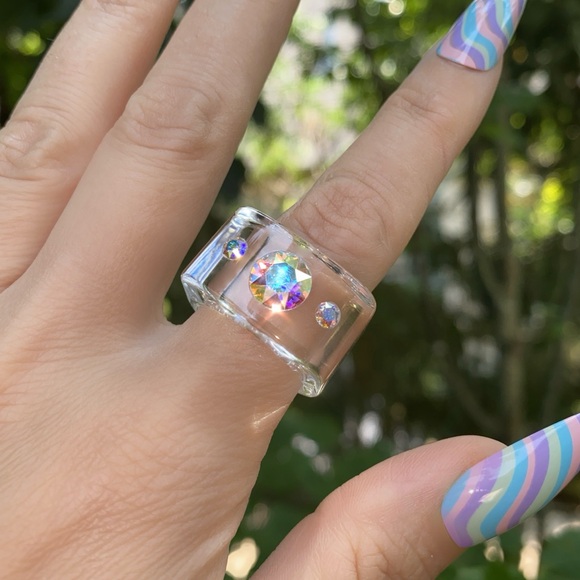 Clear Acrylic Lucite Cube Ring With Aurora Borealis Swarovski Crystal Rhinestone - Picture 9 of 14